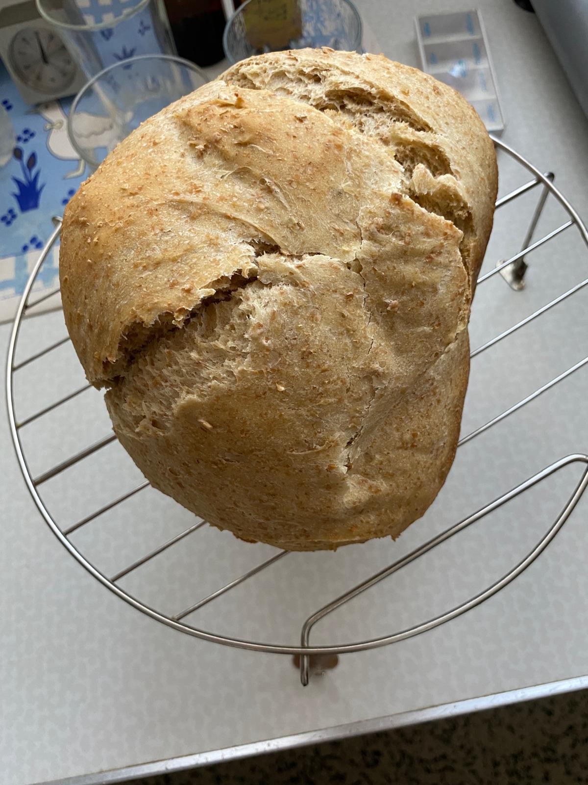 De korst van het brood is altijd gebarsten, welk programma ook gekozen wordt