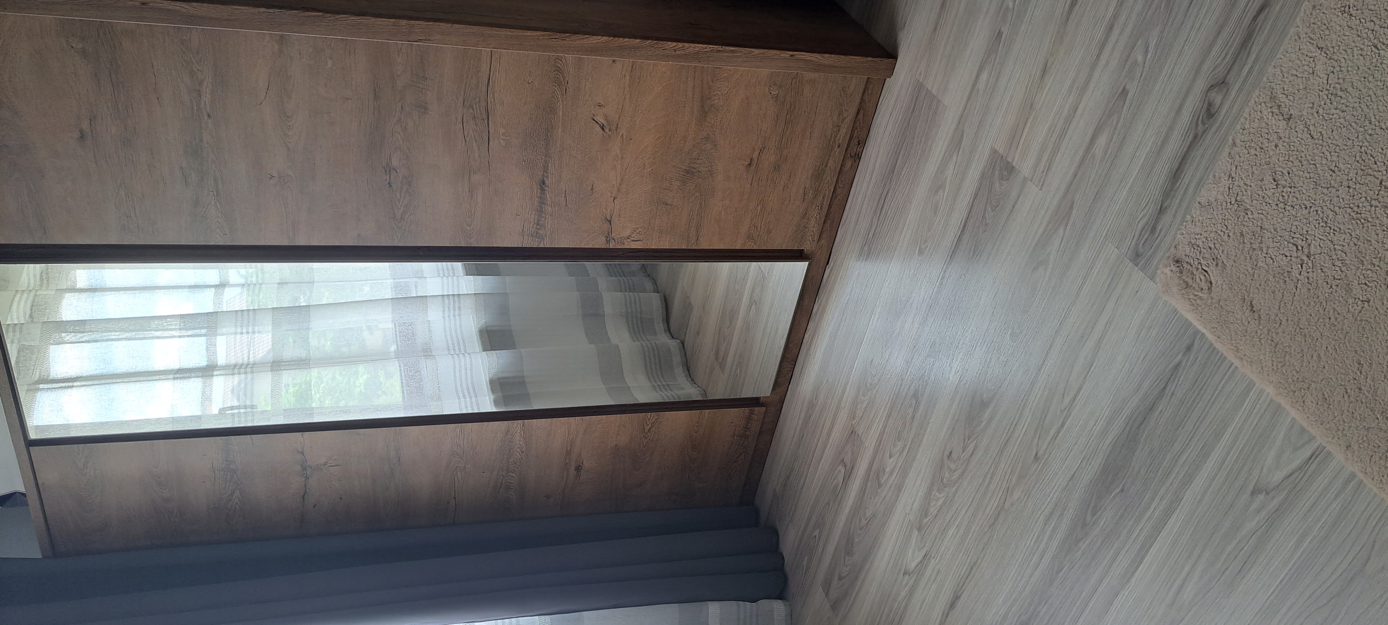 Hello !
I need 4 shelves for the Vedde model (166×197×53).
We moved and they got lost/forgotten ...