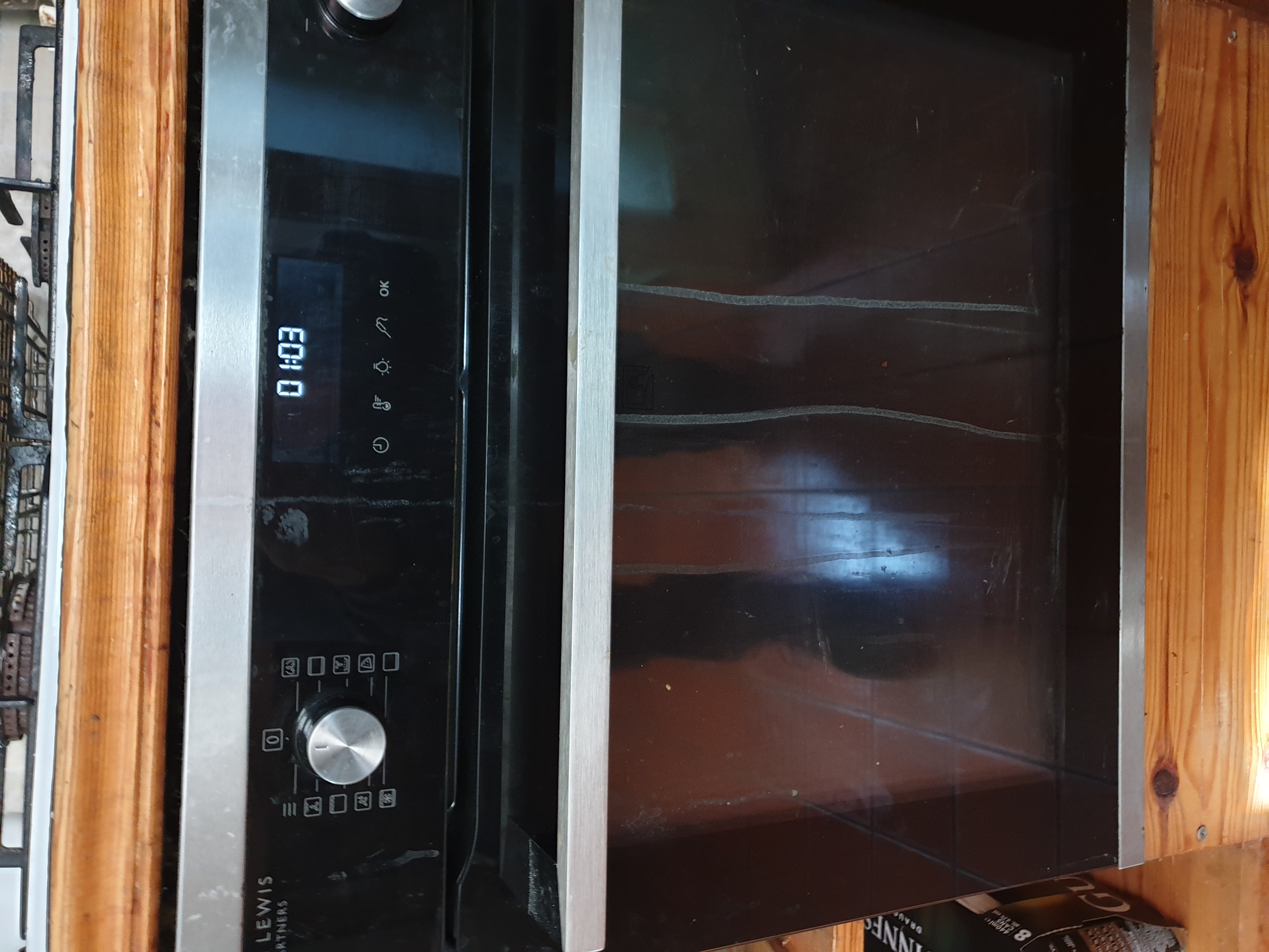 Mijn handleiding JLBIOS609 voor mijn inbouwoven komt niet overeen met de bediening op mijn oven. Ik ...